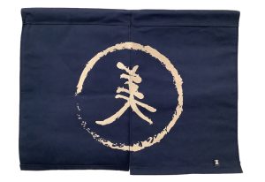 株式会社美家　刺繍のれん　裏面